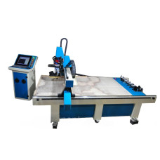 CNC MILLING MACHINE WITH AUTOMATIC TOOL CHANGE